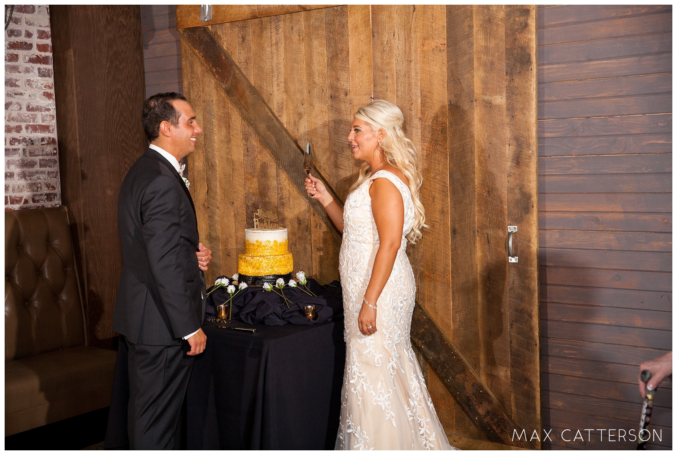 bride and groom cake cutting